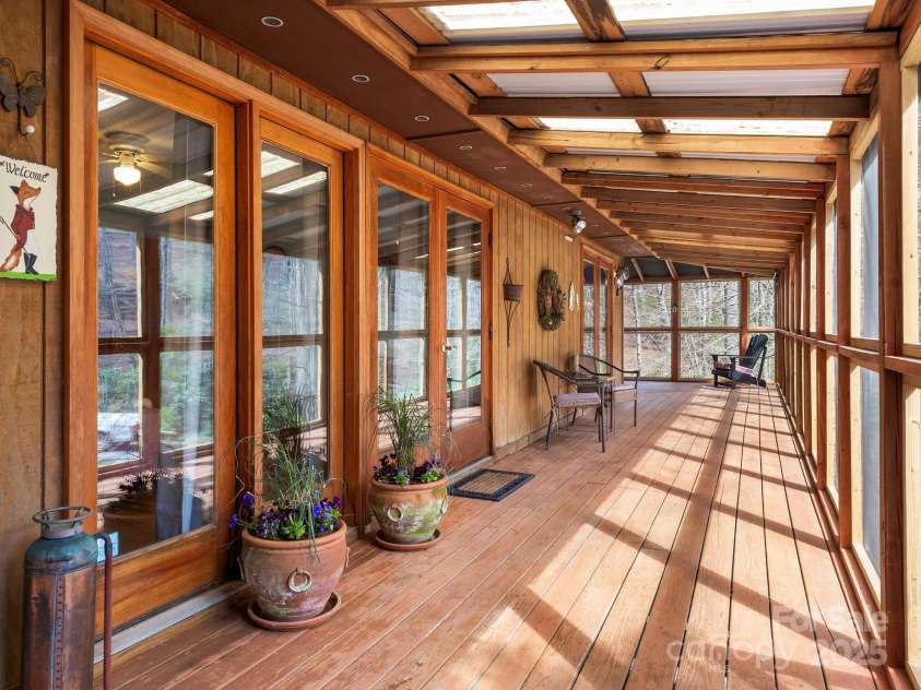70 Fox Run, Hot Springs, NC 28743.  MLS# CAR4244597, YatesRealty ID 4396. 