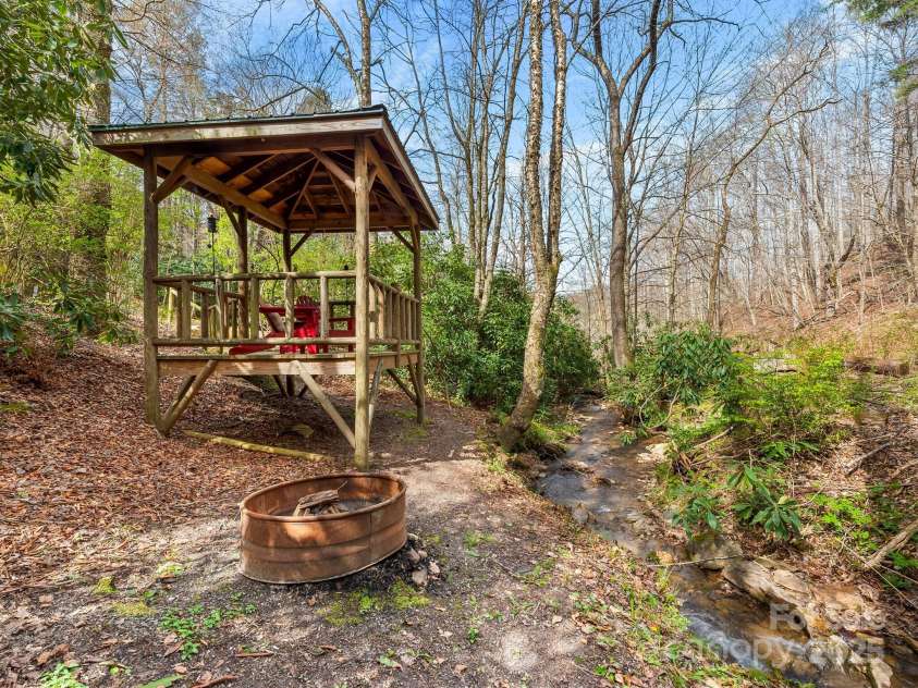 70 Fox Run, Hot Springs, NC 28743.  MLS# CAR4244597, YatesRealty ID 4396. 