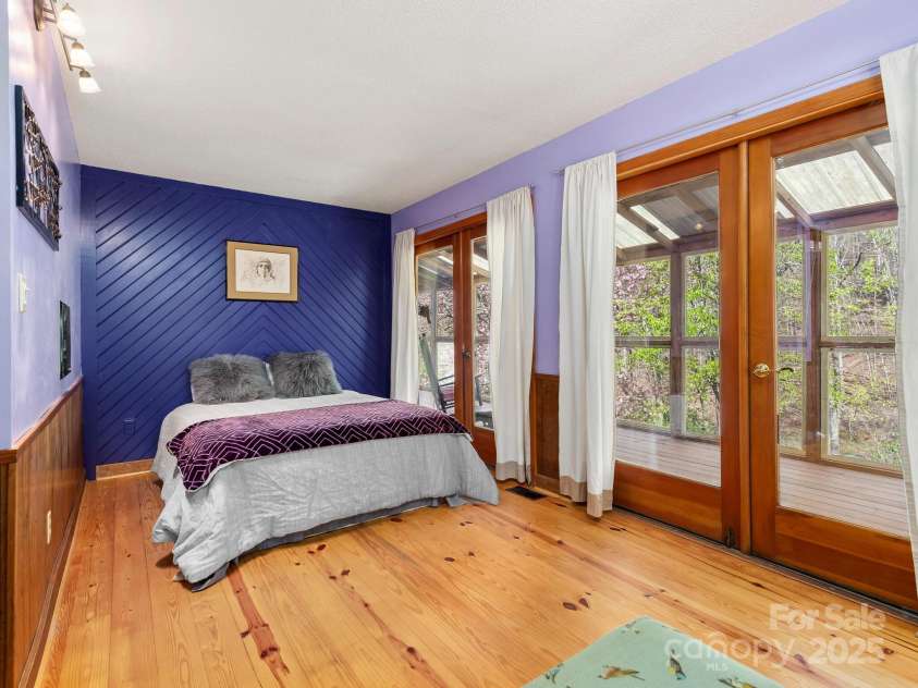 70 Fox Run, Hot Springs, NC 28743.  MLS# CAR4244597, YatesRealty ID 4396. Spacious bedrooms!