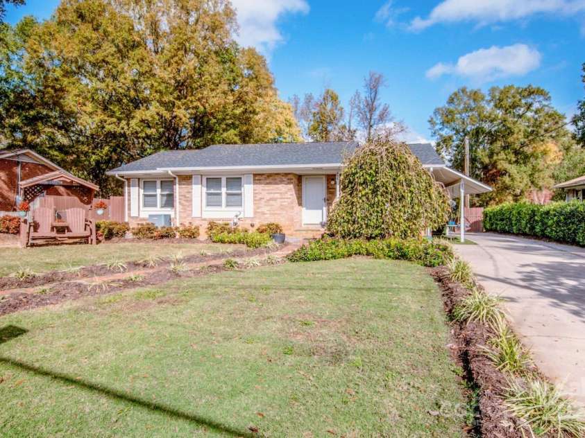 834 Brookwood Drive, Mooresville, NC 28115.  MLS# CAR4196013, YatesRealty ID 4396. 