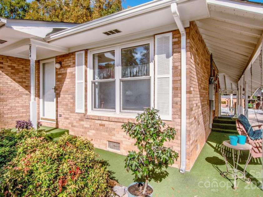 834 Brookwood Drive, Mooresville, NC 28115.  MLS# CAR4196013, YatesRealty ID 4396. 