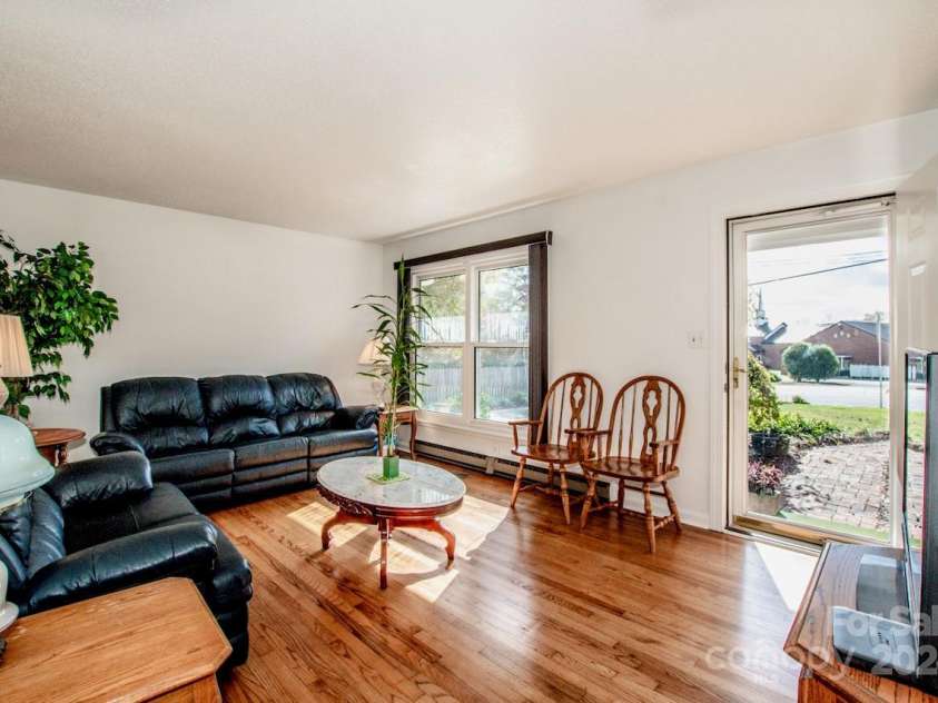 834 Brookwood Drive, Mooresville, NC 28115.  MLS# CAR4196013, YatesRealty ID 4396. 