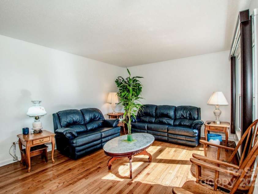 834 Brookwood Drive, Mooresville, NC 28115.  MLS# CAR4196013, YatesRealty ID 4396. 
