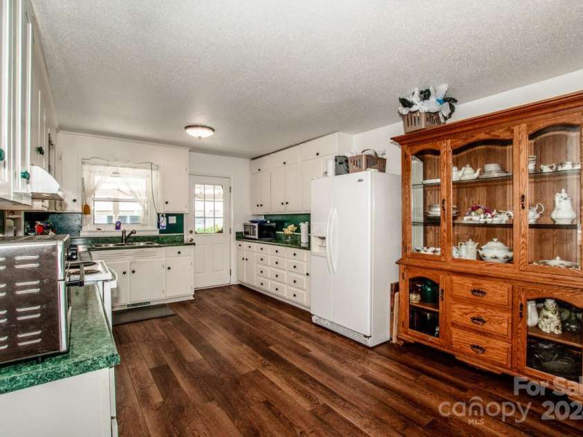 834 Brookwood Drive, Mooresville, NC 28115.  MLS# CAR4196013, YatesRealty ID 4396. 