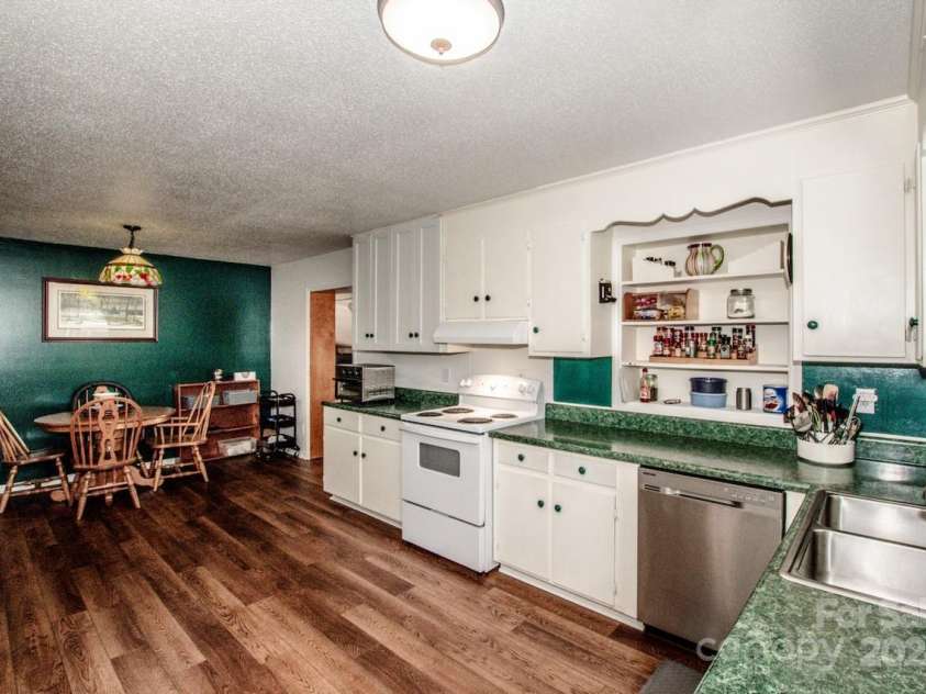 834 Brookwood Drive, Mooresville, NC 28115.  MLS# CAR4196013, YatesRealty ID 4396. 