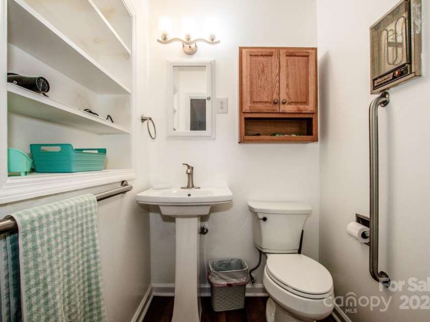834 Brookwood Drive, Mooresville, NC 28115.  MLS# CAR4196013, YatesRealty ID 4396. 