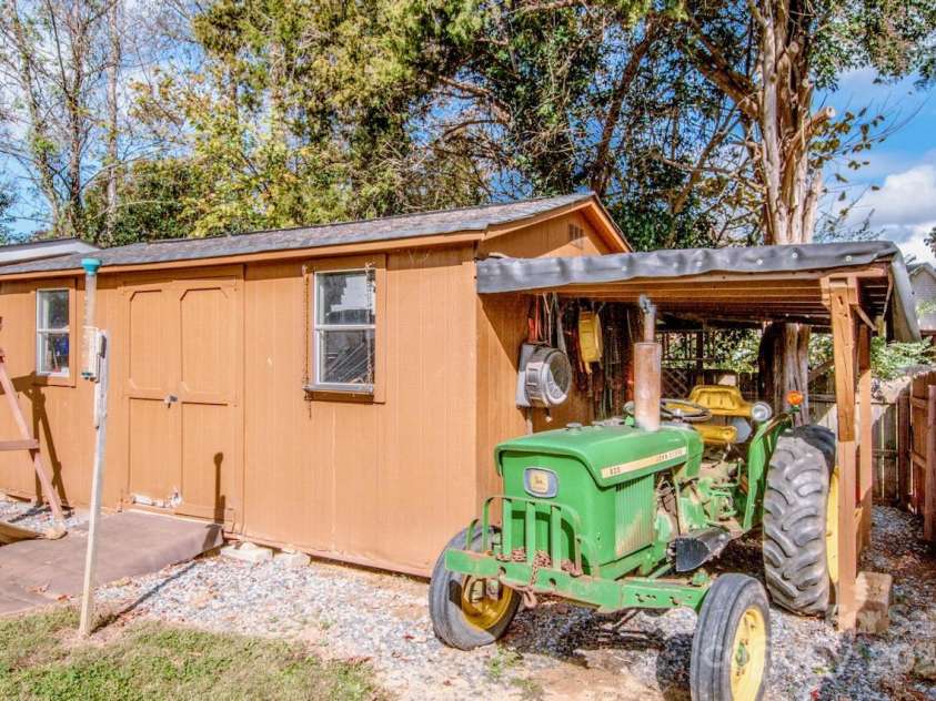 834 Brookwood Drive, Mooresville, NC 28115.  MLS# CAR4196013, YatesRealty ID 4396. 