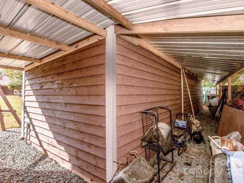 834 Brookwood Drive, Mooresville, NC 28115.  MLS# CAR4196013, YatesRealty ID 4396. 