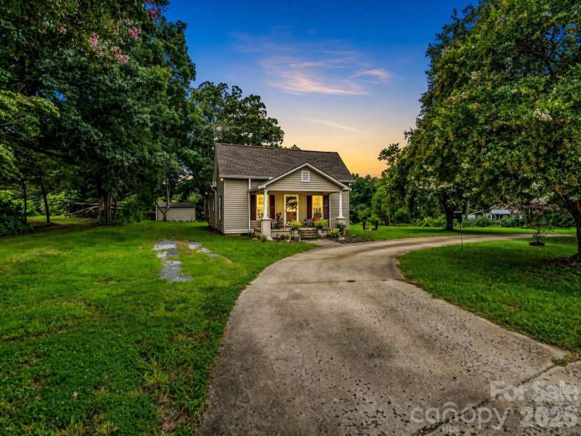 1264 Piney Ridge Road, Forest City, NC 28043.  MLS# CAR4412890, YatesRealty ID 43962. 