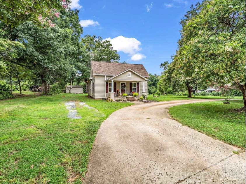 1264 Piney Ridge Road, Forest City, NC 28043.  MLS# CAR4412890, YatesRealty ID 43962. 