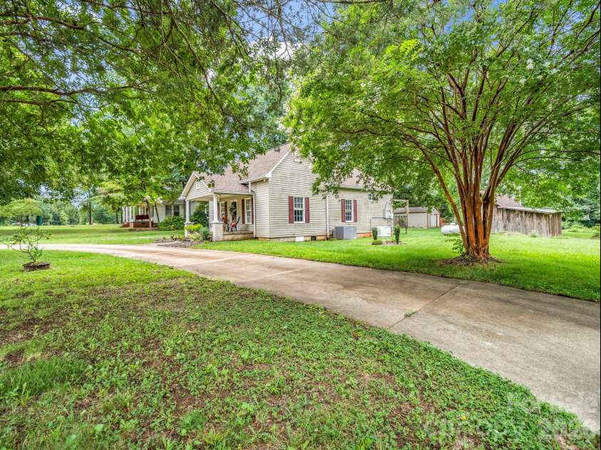 1264 Piney Ridge Road, Forest City, NC 28043.  MLS# CAR4412890, YatesRealty ID 43962. 