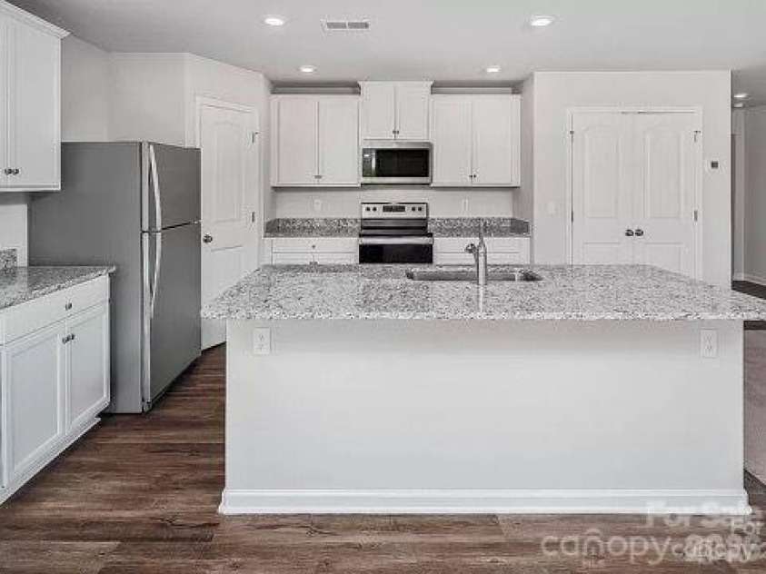1737 Nia Road, Charlotte, NC 28215.  MLS# CAR4403683, YatesRealty ID 43963. 