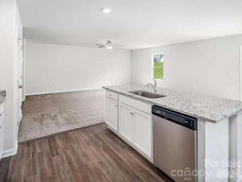 1737 Nia Road, Charlotte, NC 28215.  MLS# CAR4403683, YatesRealty ID 43963. 