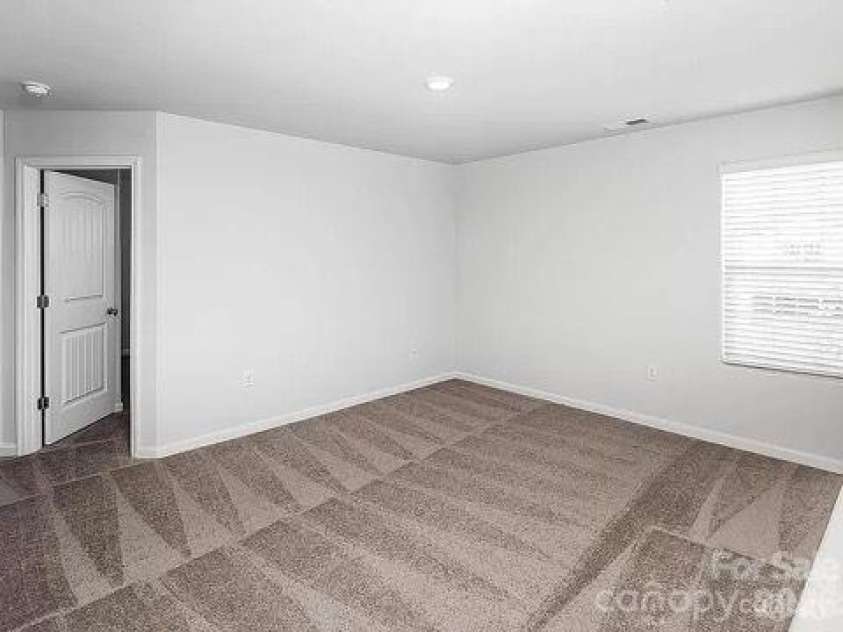 1737 Nia Road, Charlotte, NC 28215.  MLS# CAR4403683, YatesRealty ID 43963. 