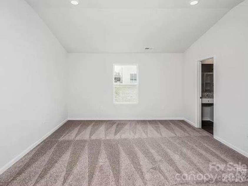 1737 Nia Road, Charlotte, NC 28215.  MLS# CAR4403683, YatesRealty ID 43963. 