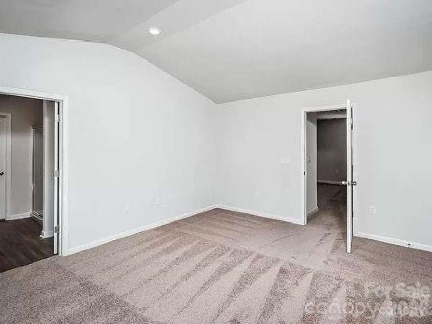 1737 Nia Road, Charlotte, NC 28215.  MLS# CAR4403683, YatesRealty ID 43963. 