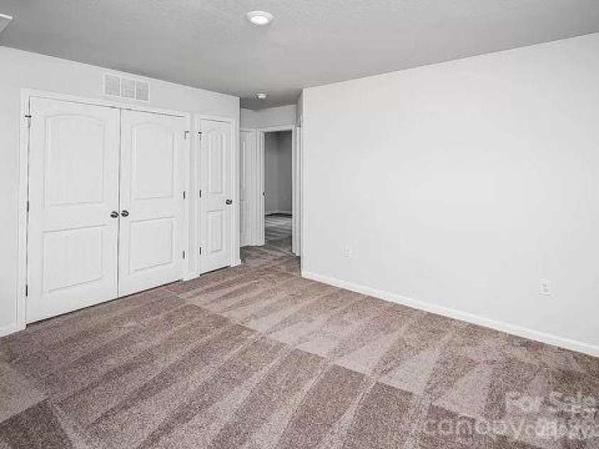1737 Nia Road, Charlotte, NC 28215.  MLS# CAR4403683, YatesRealty ID 43963. 