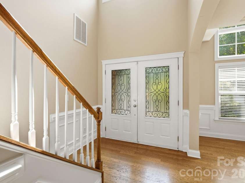 3016 Connells Point Avenue, Waxhaw, NC 28173.  MLS# CAR4413971, YatesRealty ID 43964. Foyer