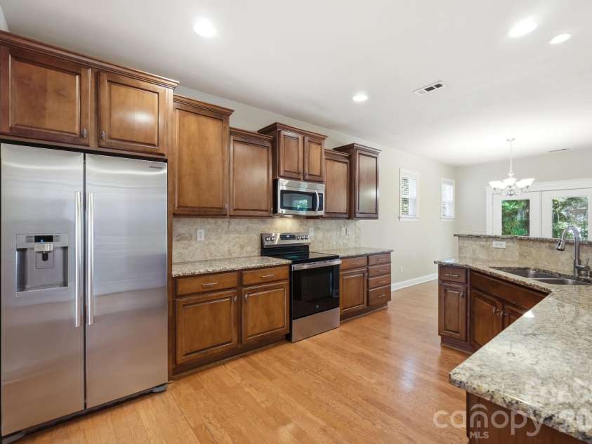 3016 Connells Point Avenue, Waxhaw, NC 28173.  MLS# CAR4413971, YatesRealty ID 43964. Refrigerator conveys