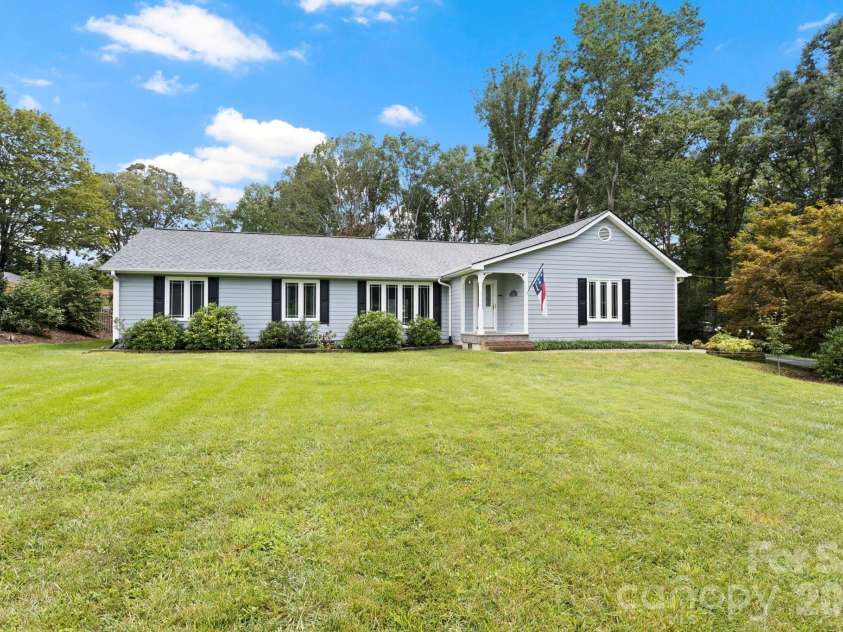 231 Kimberly Ann Drive, Hendersonville, NC 28792.  MLS# CAR4413448, YatesRealty ID 43965. 
