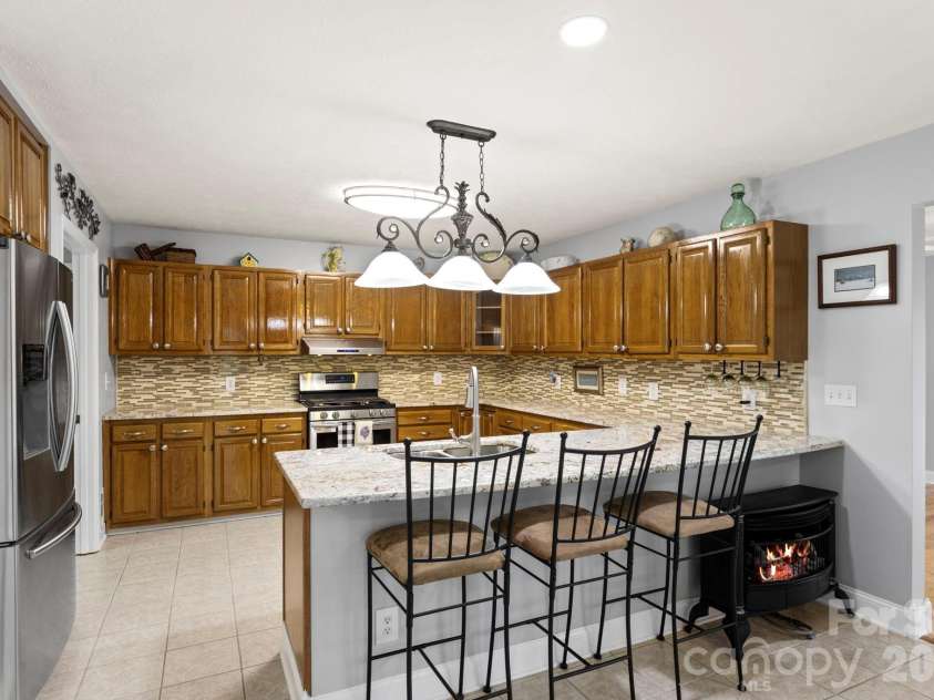 231 Kimberly Ann Drive, Hendersonville, NC 28792.  MLS# CAR4413448, YatesRealty ID 43965. 