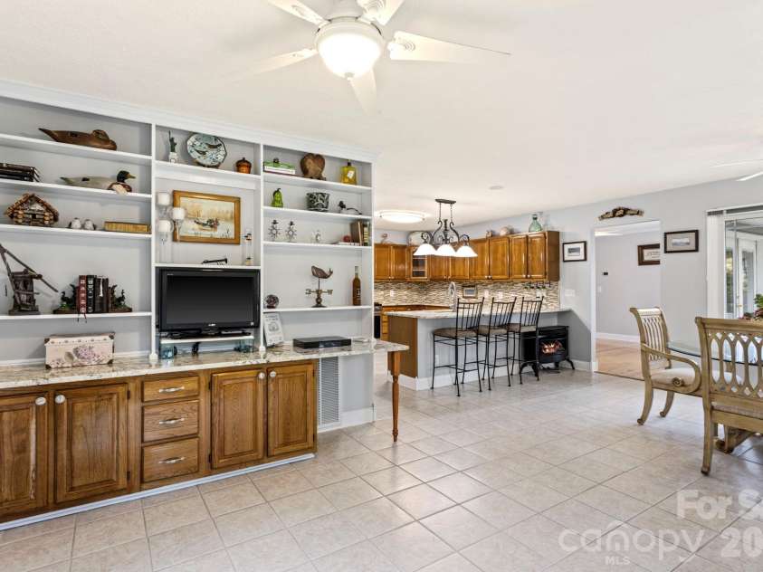 231 Kimberly Ann Drive, Hendersonville, NC 28792.  MLS# CAR4413448, YatesRealty ID 43965. 