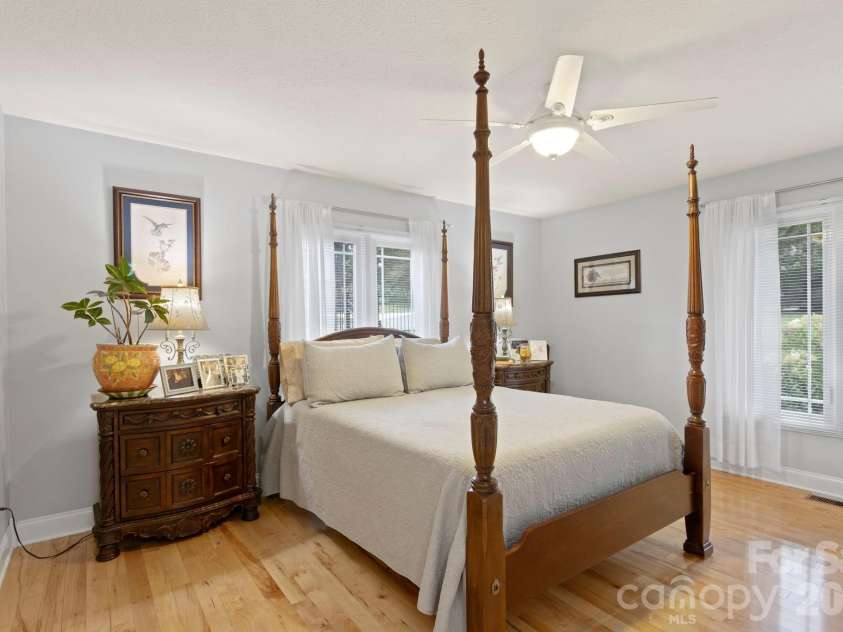 231 Kimberly Ann Drive, Hendersonville, NC 28792.  MLS# CAR4413448, YatesRealty ID 43965. 