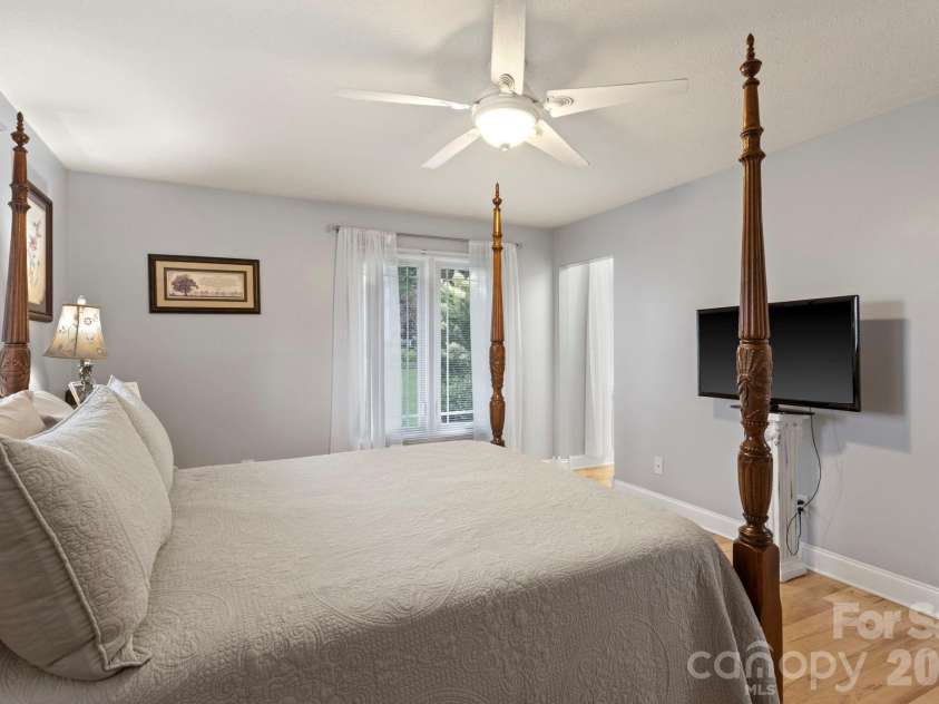 231 Kimberly Ann Drive, Hendersonville, NC 28792.  MLS# CAR4413448, YatesRealty ID 43965. 