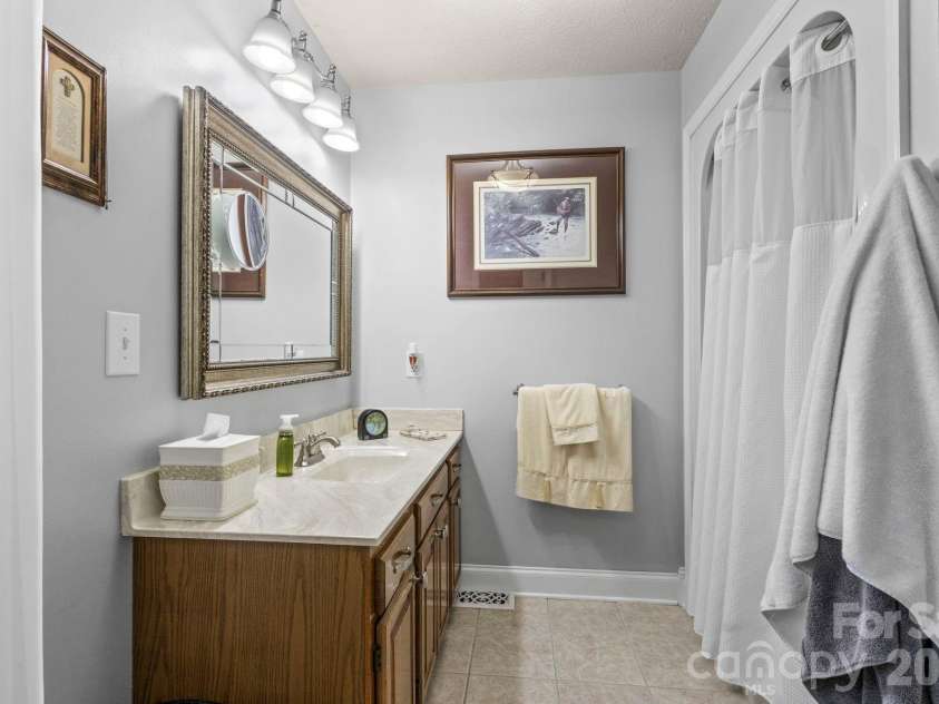 231 Kimberly Ann Drive, Hendersonville, NC 28792.  MLS# CAR4413448, YatesRealty ID 43965. 