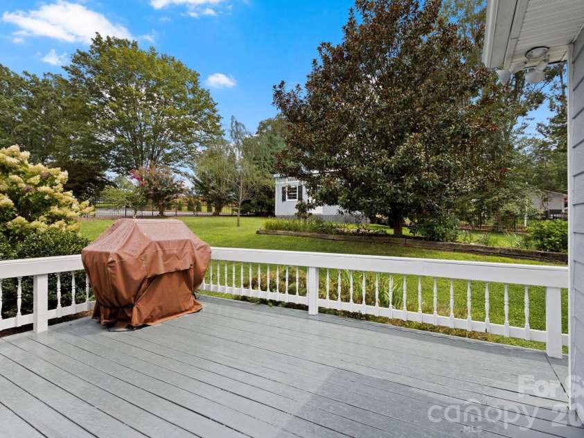 231 Kimberly Ann Drive, Hendersonville, NC 28792.  MLS# CAR4413448, YatesRealty ID 43965. 