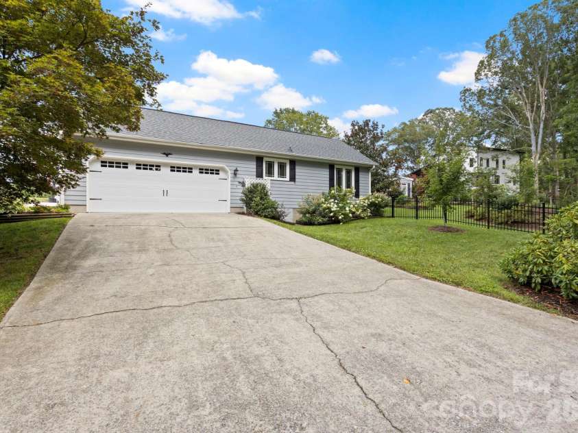 231 Kimberly Ann Drive, Hendersonville, NC 28792.  MLS# CAR4413448, YatesRealty ID 43965. 