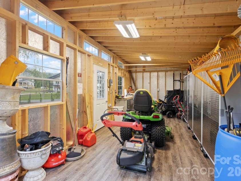 231 Kimberly Ann Drive, Hendersonville, NC 28792.  MLS# CAR4413448, YatesRealty ID 43965. 