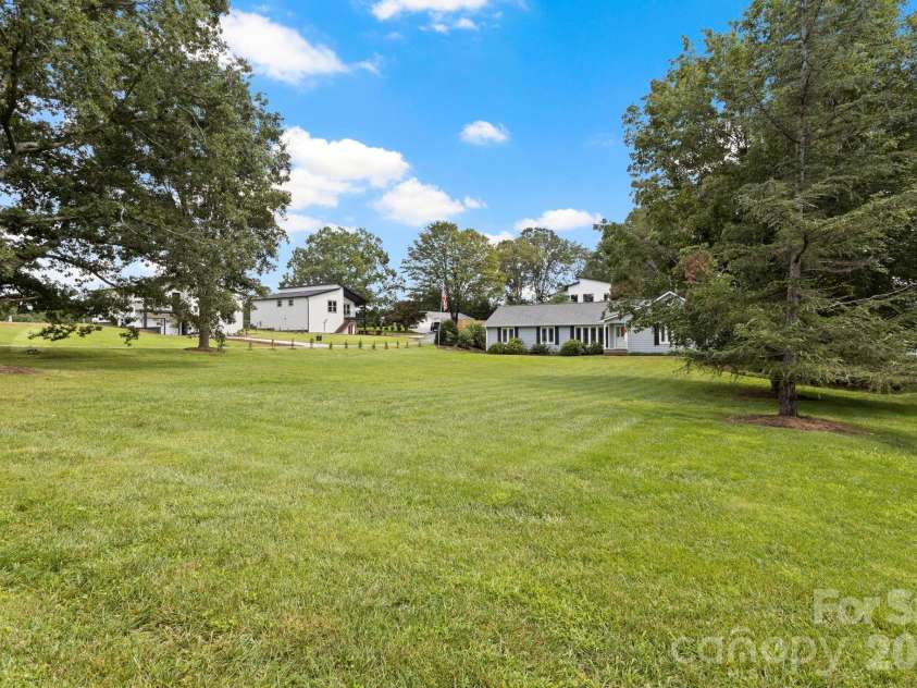 231 Kimberly Ann Drive, Hendersonville, NC 28792.  MLS# CAR4413448, YatesRealty ID 43965. 