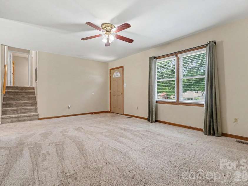 1751 Piney Road, Hickory, NC 28602.  MLS# CAR4413437, YatesRealty ID 43968. 