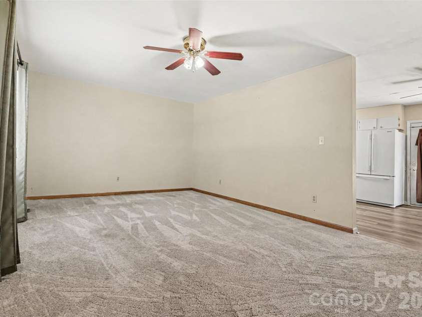 1751 Piney Road, Hickory, NC 28602.  MLS# CAR4413437, YatesRealty ID 43968. 