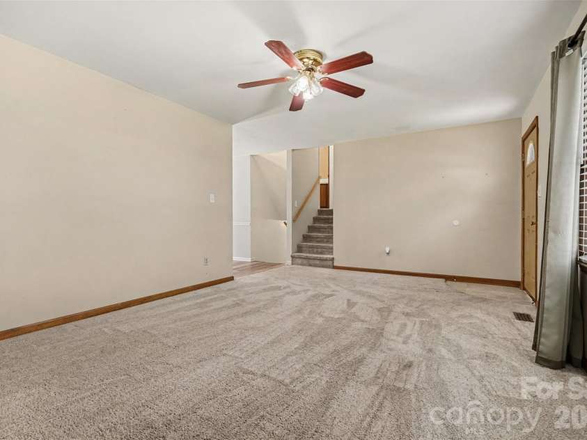 1751 Piney Road, Hickory, NC 28602.  MLS# CAR4413437, YatesRealty ID 43968. 