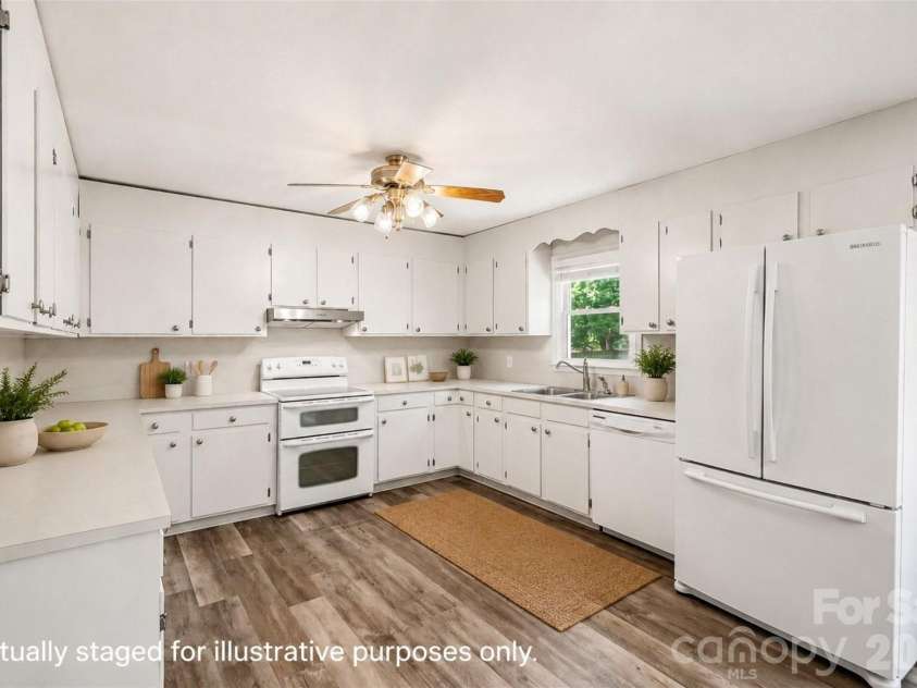 1751 Piney Road, Hickory, NC 28602.  MLS# CAR4413437, YatesRealty ID 43968. 
