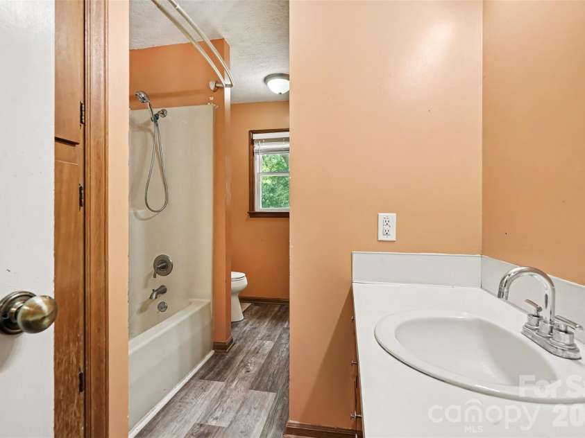 1751 Piney Road, Hickory, NC 28602.  MLS# CAR4413437, YatesRealty ID 43968. 