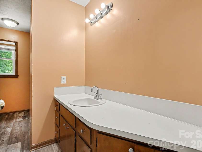 1751 Piney Road, Hickory, NC 28602.  MLS# CAR4413437, YatesRealty ID 43968. 