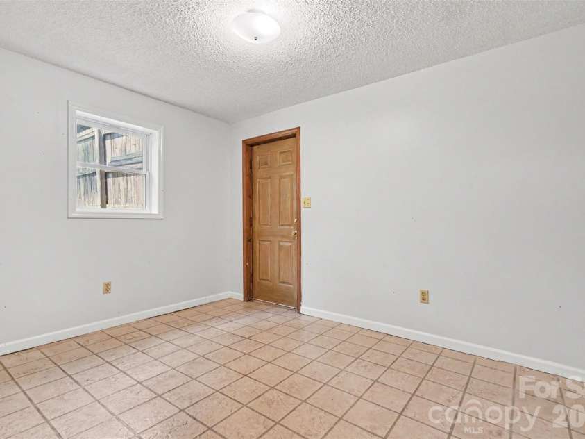 1751 Piney Road, Hickory, NC 28602.  MLS# CAR4413437, YatesRealty ID 43968. 