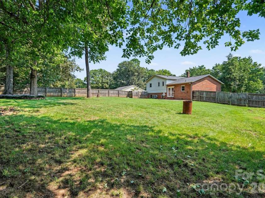1751 Piney Road, Hickory, NC 28602.  MLS# CAR4413437, YatesRealty ID 43968. 