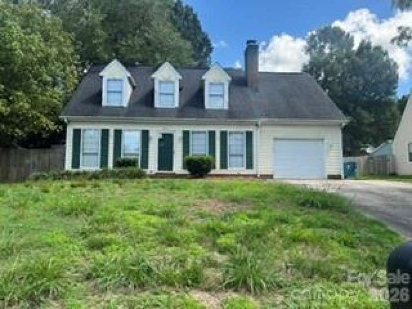 8417 Pinstripe Lane, Charlotte, NC 28227.  MLS# CAR4412413, YatesRealty ID 43969. 