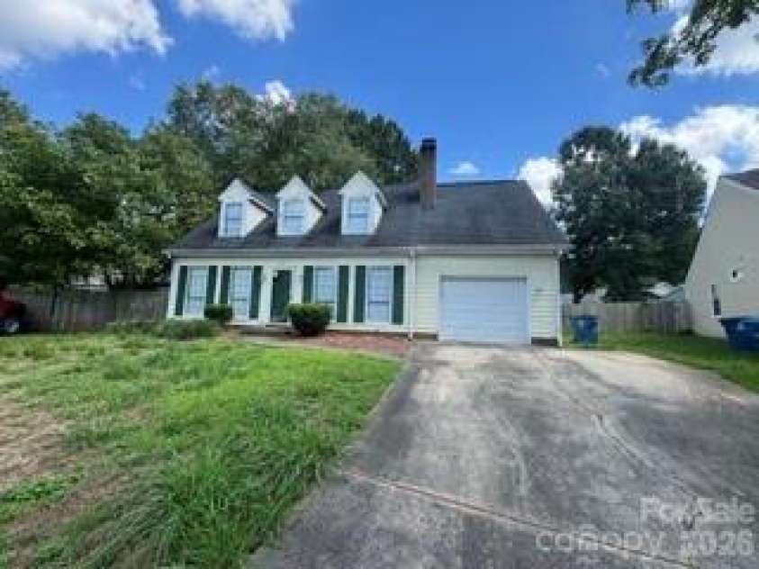 8417 Pinstripe Lane, Charlotte, NC 28227.  MLS# CAR4412413, YatesRealty ID 43969. 