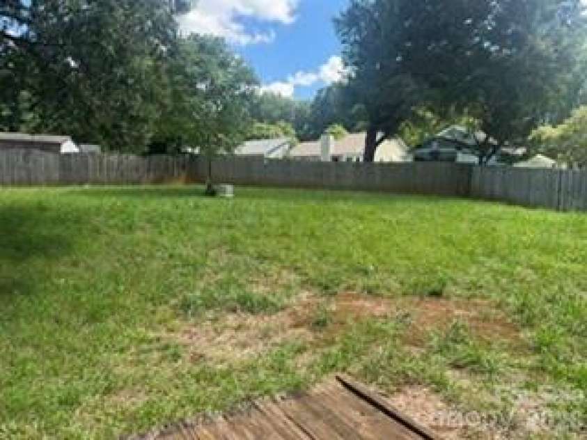 8417 Pinstripe Lane, Charlotte, NC 28227.  MLS# CAR4412413, YatesRealty ID 43969. 