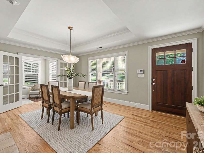 2230 Lockhart Drive, Charlotte, NC 28203.  MLS# CAR4414379, YatesRealty ID 43970. 