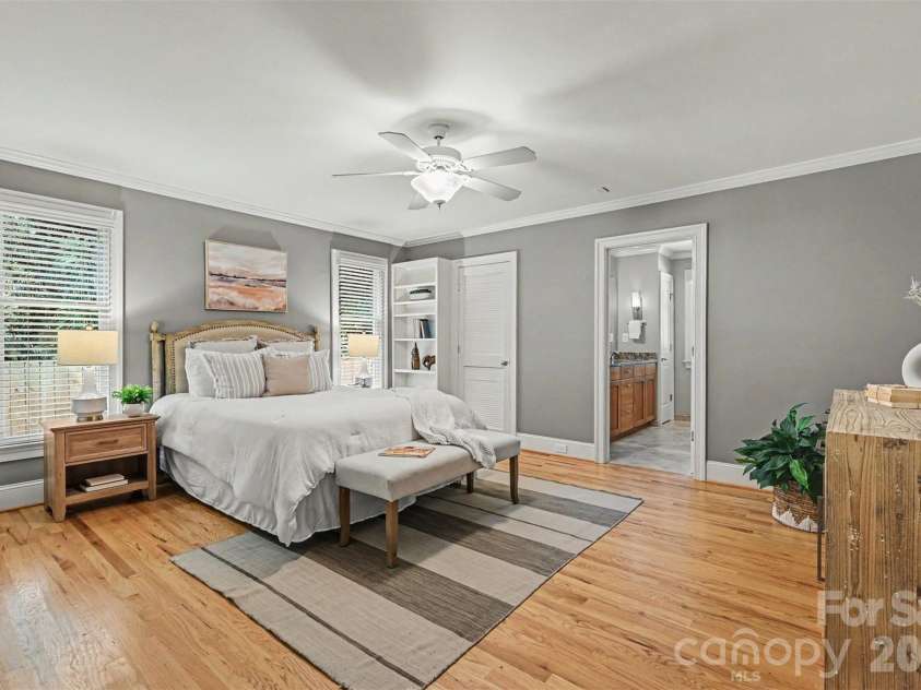 2230 Lockhart Drive, Charlotte, NC 28203.  MLS# CAR4414379, YatesRealty ID 43970. 