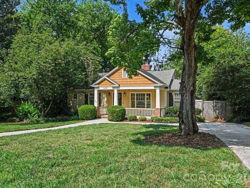 2230 Lockhart Drive, Charlotte, NC 28203.  MLS# CAR4414379, YatesRealty ID 43970. 