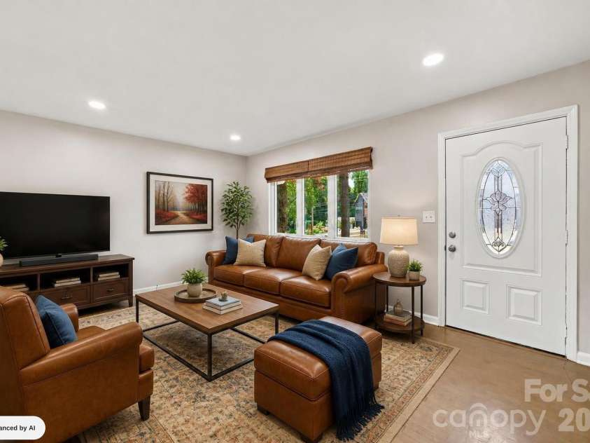 2700 Ravencroft Drive, Charlotte, NC 28208.  MLS# CAR4414006, YatesRealty ID 43971. 