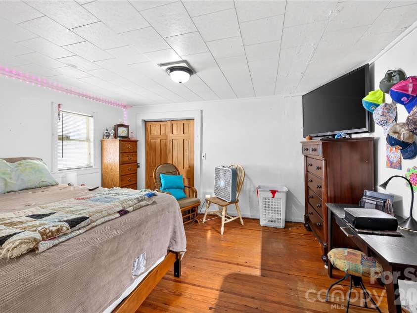 2478 NC Hwy 108 Highway, Columbus, NC 28722.  MLS# CAR4413242, YatesRealty ID 43973. 
