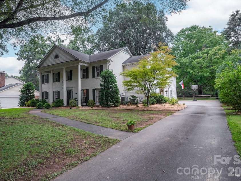 4419 Darventry Court, Charlotte, NC 28226.  MLS# CAR4403931, YatesRealty ID 43975. 